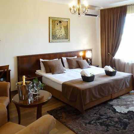 Henry Ford Mini Hotel Одесса Экстерьер фото