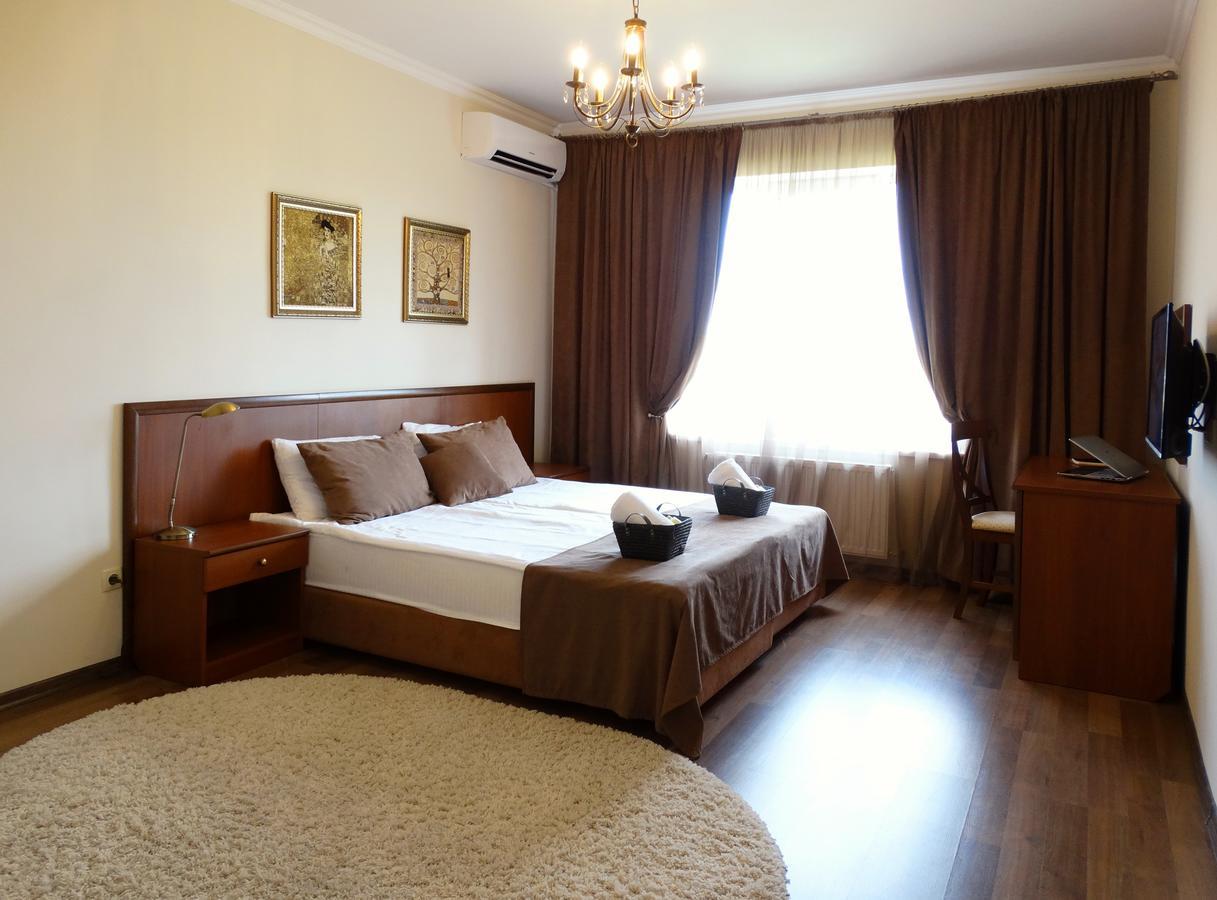 Henry Ford Mini Hotel Одесса Экстерьер фото